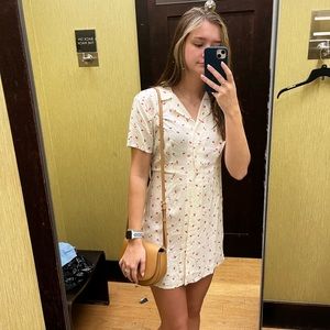 Vintage looking cherry print collared dress!